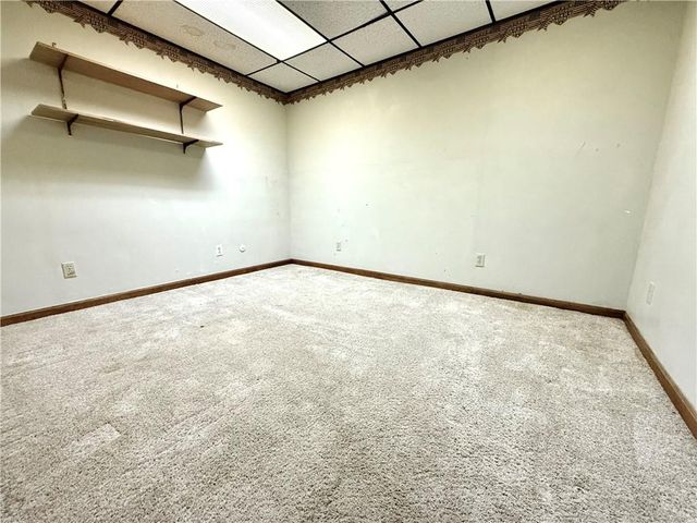 422 E THOMPSON Street, Maryville, MO 64468