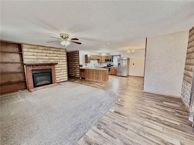 422 E THOMPSON Street, Maryville, MO 64468