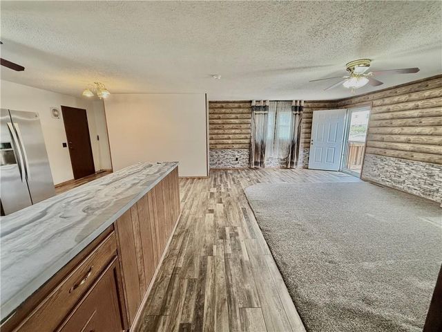 422 E THOMPSON Street, Maryville, MO 64468