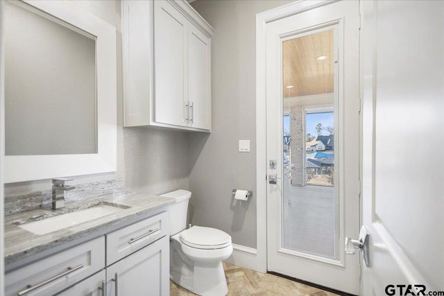 5502 NATHAN DR, Chandler, TX 75758