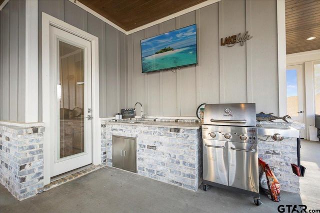 5502 NATHAN DR, Chandler, TX 75758