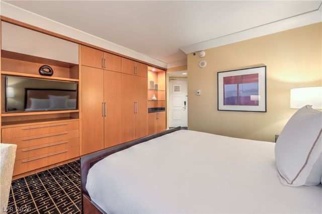 2000 Fashion Show Drive 5417, Las Vegas, NV 89109