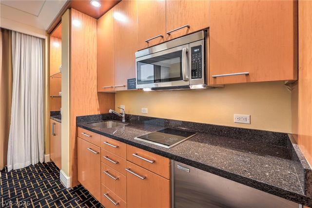 2000 Fashion Show Drive 5417, Las Vegas, NV 89109