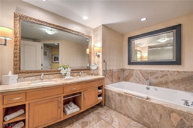 2000 Fashion Show Drive 5417, Las Vegas, NV 89109