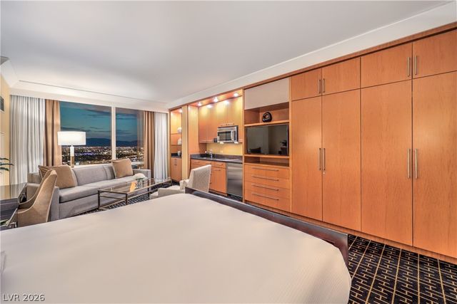 2000 Fashion Show Drive 5417, Las Vegas, NV 89109