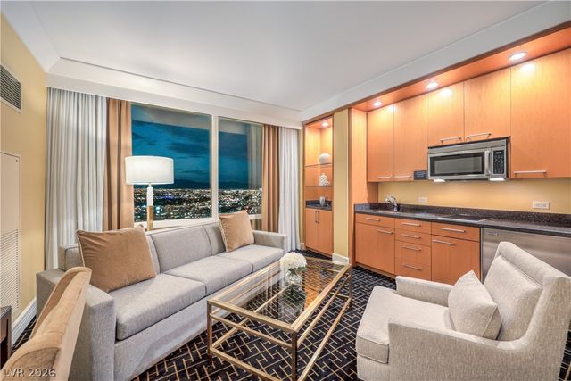 2000 Fashion Show Drive 5417, Las Vegas, NV 89109