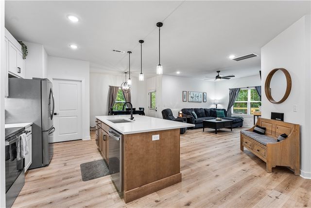 3 Arrow Drive, Bella Vista, AR 72714