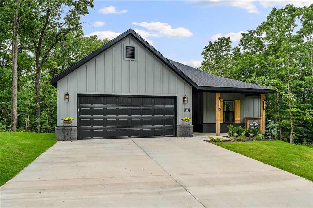3 Arrow Drive, Bella Vista, AR 72714