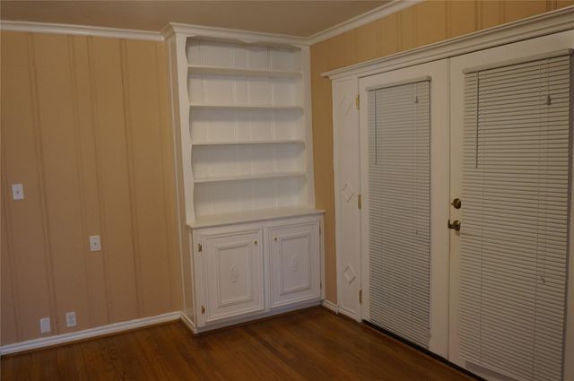 9905 Westview Drive, Houston, TX 77055