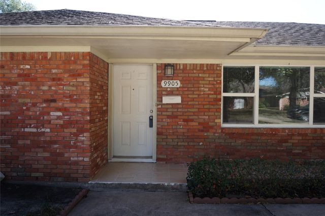 9905 Westview Drive, Houston, TX 77055