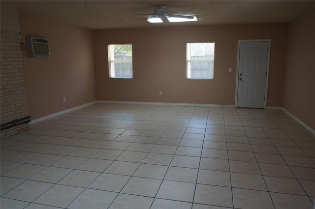 9905 Westview Drive, Houston, TX 77055