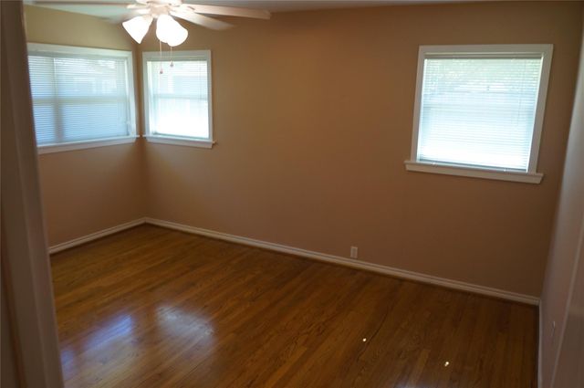 9905 Westview Drive, Houston, TX 77055