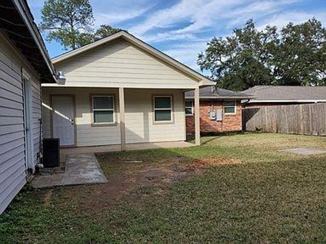 9905 Westview Drive, Houston, TX 77055