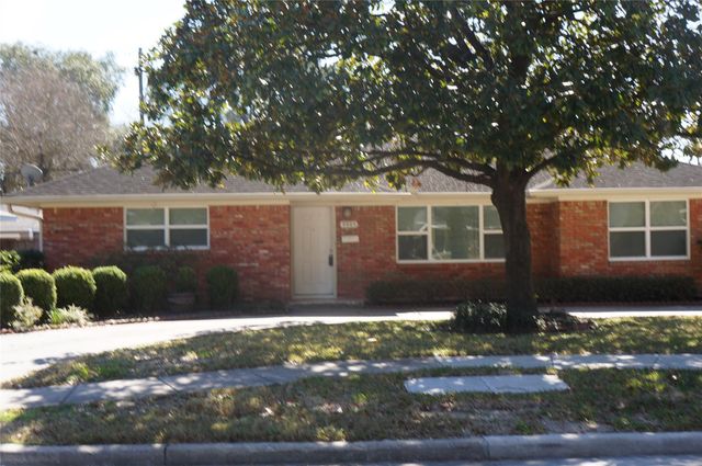 9905 Westview Drive, Houston, TX 77055