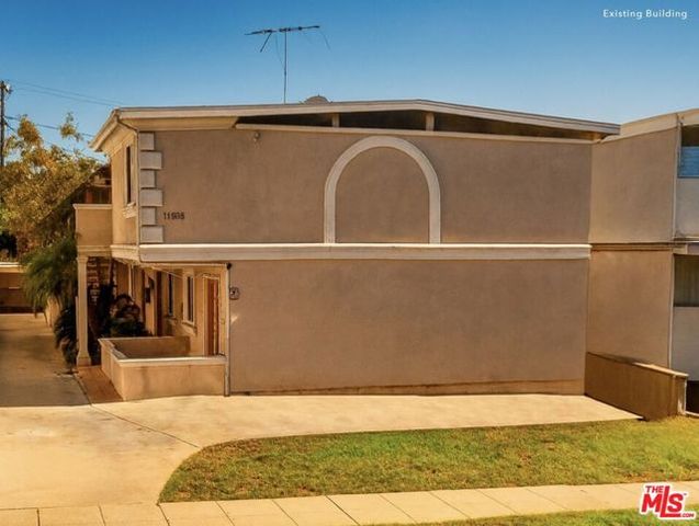 11938 Dorothy Street, Los Angeles, CA 90049