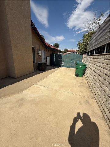 11551 Knoll Vista, Moreno Valley, CA 92555