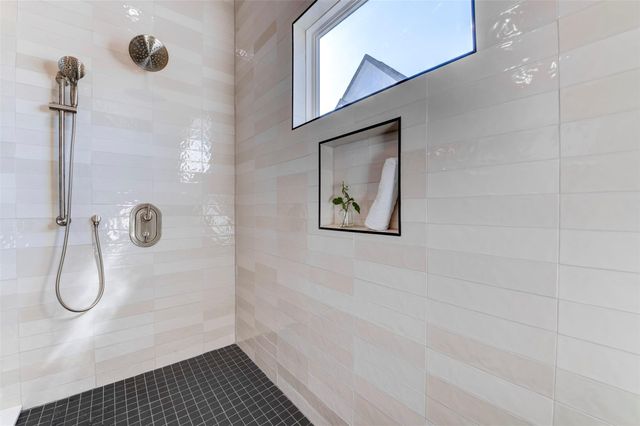 5132 Rosslyn Road, Houston, TX 77018