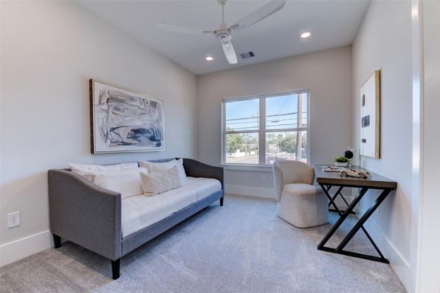 5132 Rosslyn Road, Houston, TX 77018