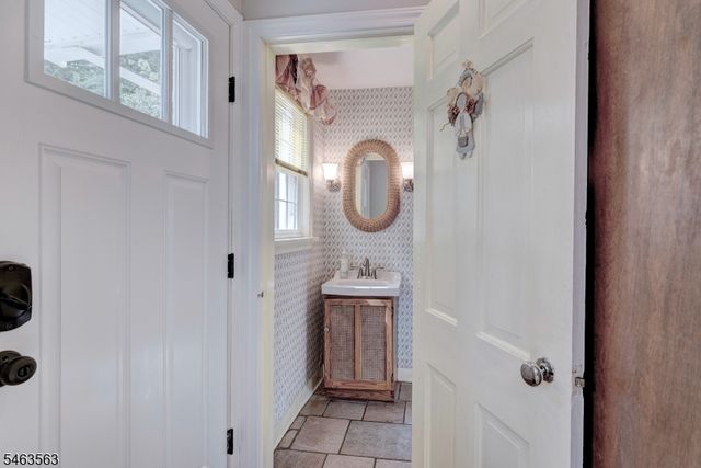 67 Harrison St, Verona Twp., NJ 07044