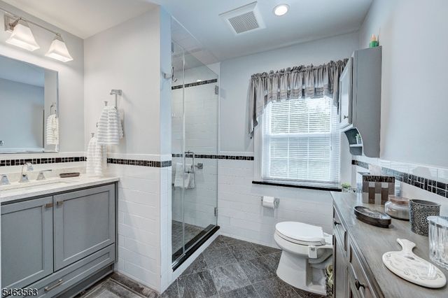 67 Harrison St, Verona Twp., NJ 07044