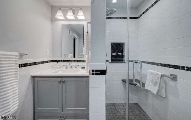 67 Harrison St, Verona Twp., NJ 07044
