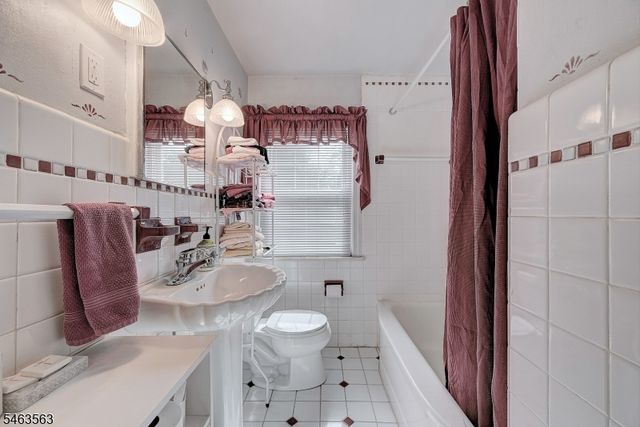 67 Harrison St, Verona Twp., NJ 07044