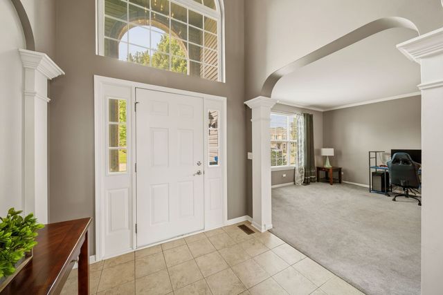 6717 Waterford Drive, Mchenry, IL 60050