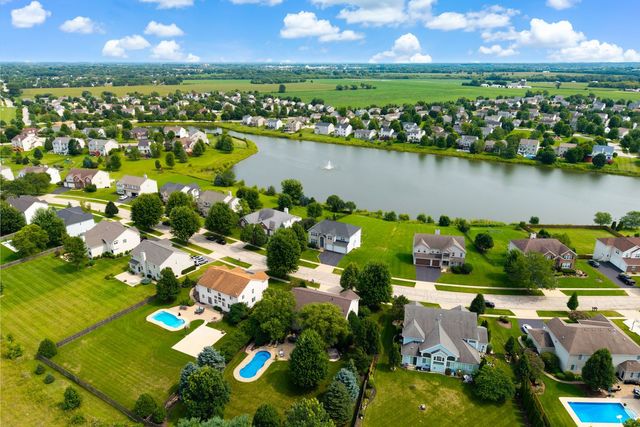 6717 Waterford Drive, Mchenry, IL 60050