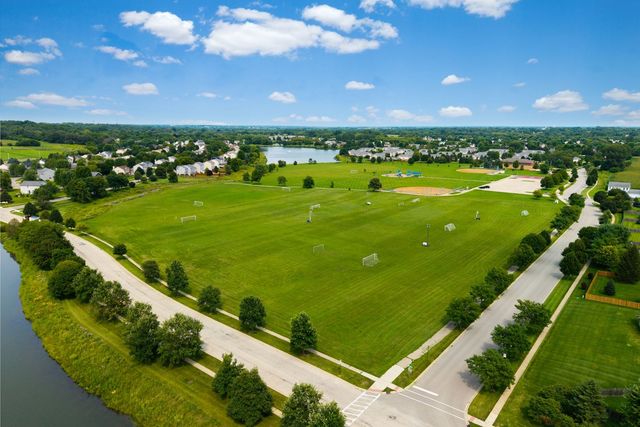 6717 Waterford Drive, Mchenry, IL 60050
