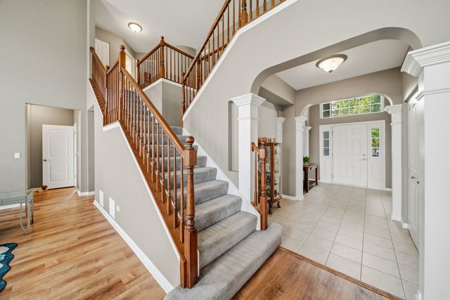 6717 Waterford Drive, Mchenry, IL 60050
