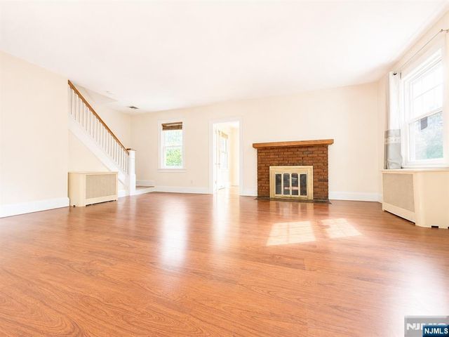 949 Garrison Avenue, Teaneck, NJ 07666