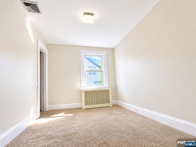 949 Garrison Avenue, Teaneck, NJ 07666