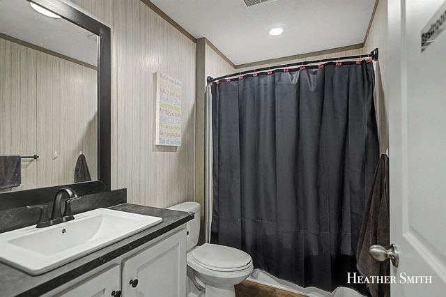 1285 Ashbrook Street, Belmont, MI 49306