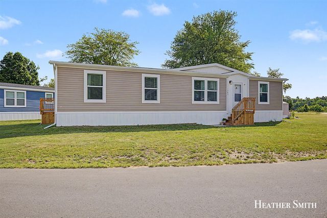 1285 Ashbrook Street, Belmont, MI 49306