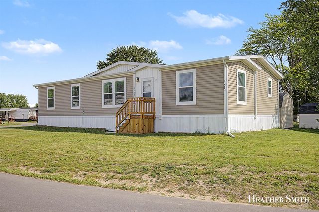 1285 Ashbrook Street, Belmont, MI 49306