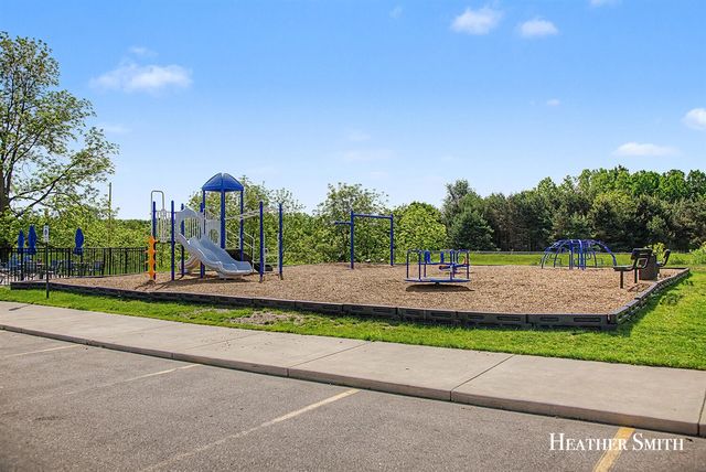1285 Ashbrook Street, Belmont, MI 49306
