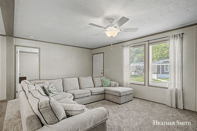 1285 Ashbrook Street, Belmont, MI 49306