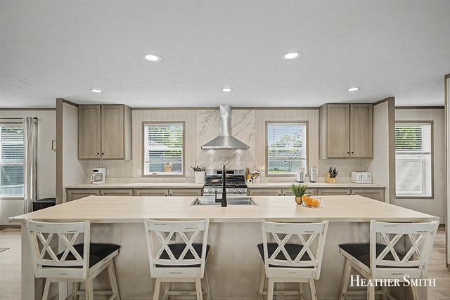 1285 Ashbrook Street, Belmont, MI 49306