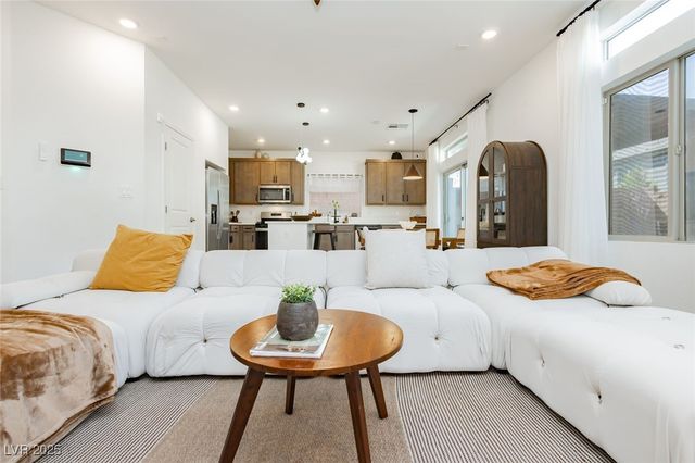 10417 Rose Palisade Street, Las Vegas, NV 89141