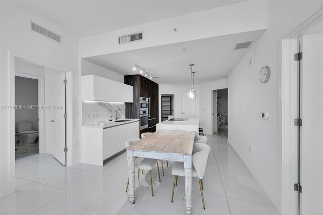 851 NE 1st Ave 3708, Miami, FL 33132