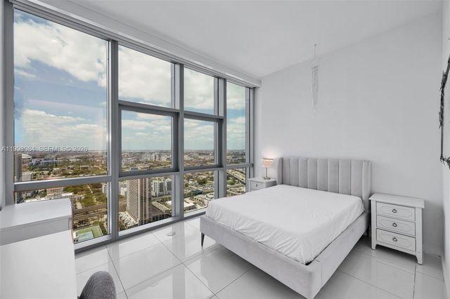 851 NE 1st Ave 3708, Miami, FL 33132