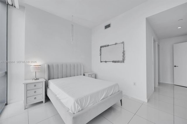 851 NE 1st Ave 3708, Miami, FL 33132