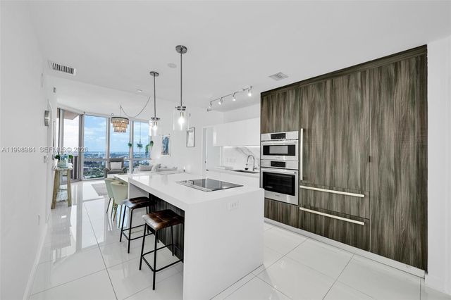851 NE 1st Ave 3708, Miami, FL 33132