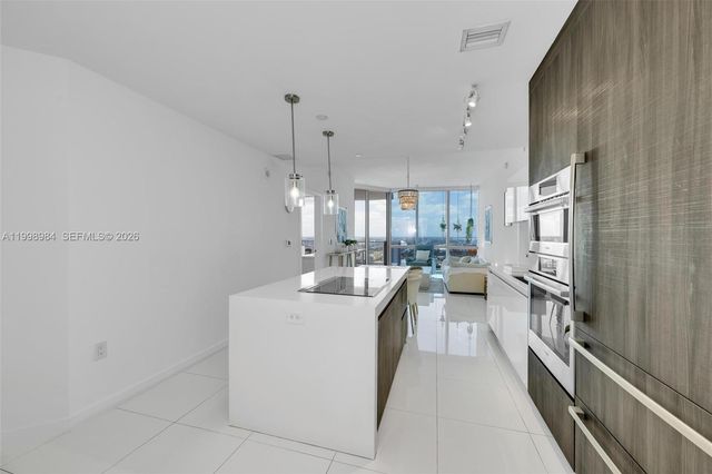 851 NE 1st Ave 3708, Miami, FL 33132