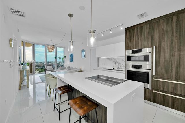 851 NE 1st Ave 3708, Miami, FL 33132