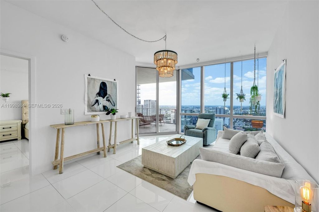 851 NE 1st Ave 3708, Miami, FL 33132