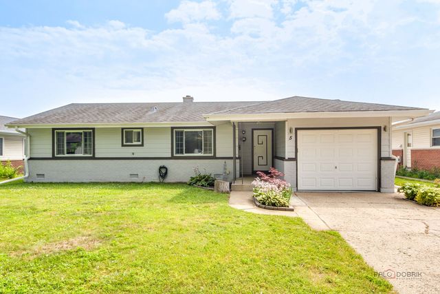 5 Wildwood Road, Elk Grove Village, IL 60007