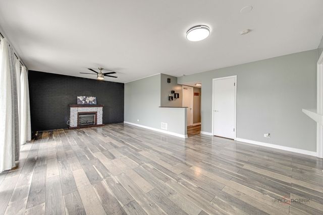 5 Wildwood Road, Elk Grove Village, IL 60007