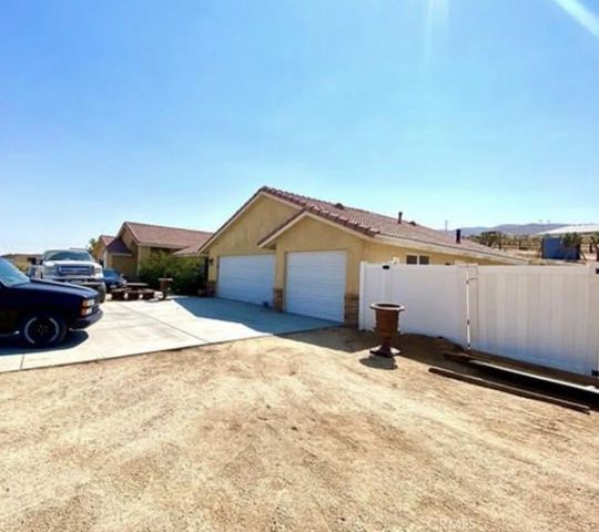 25753 Outpost, Apple Valley, CA 92308