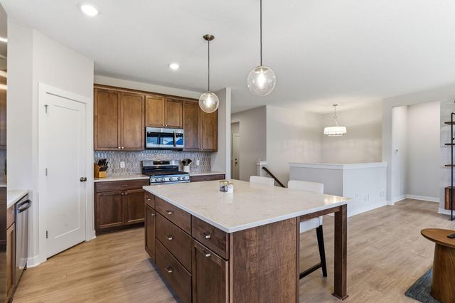 2080 Ridge Pointe Drive, Hastings, MN 55033